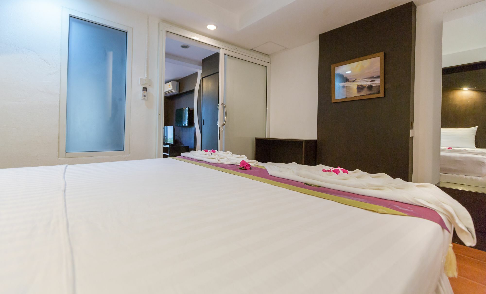 Porterhouse Beach Hotel Patong 外观 照片
